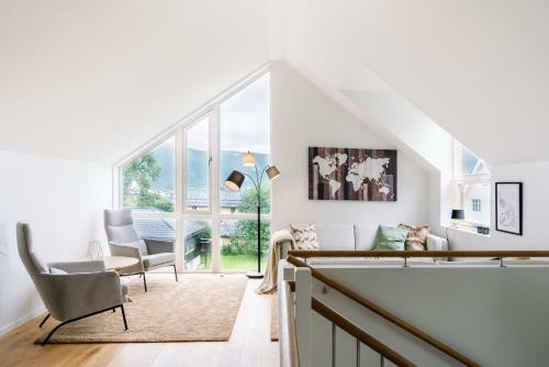 Modern Villas In Plush Town
