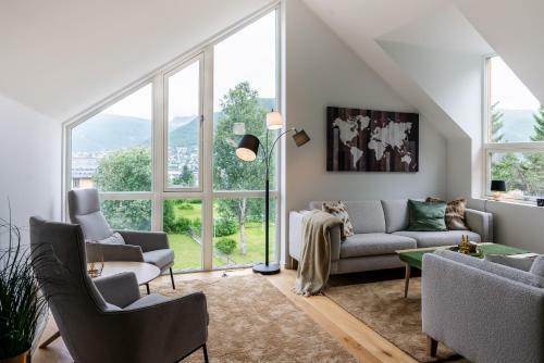 Modern Villas In Plush Town