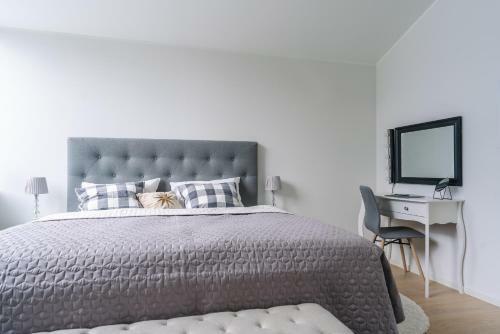 Modern Villas In Plush Town