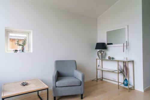 Modern Villas In Plush Town