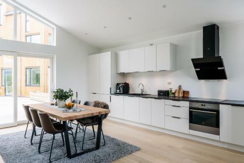 Modern Villas In Plush Town
