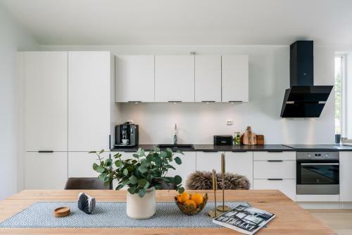 Modern Villas In Plush Town