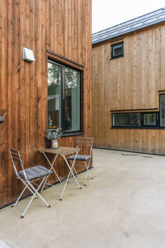 Modern Villas In Plush Town