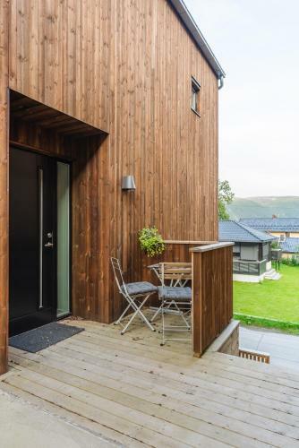 Modern Villas In Plush Town