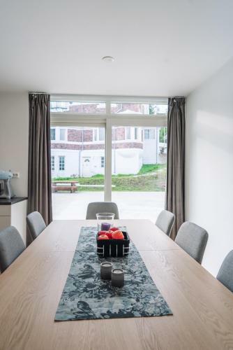 Modern Villas In Plush Town
