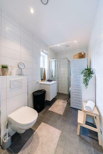 Modern Villas In Plush Town