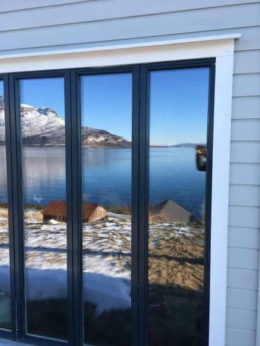 Nice Little House Right By The Sea, Stunning View!