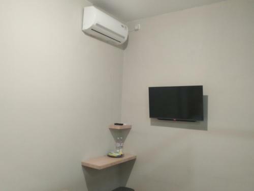 Hostal Reddoorz At Jalan Patimura Lampung