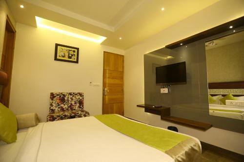 Hotel Gurveer Royal
