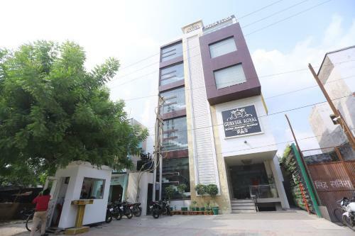 Hotel Gurveer Royal