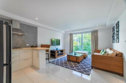 1 Bdr Apartment On The Hill Near Kata Beach