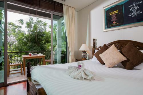 Kata Gardens Beach Apartment