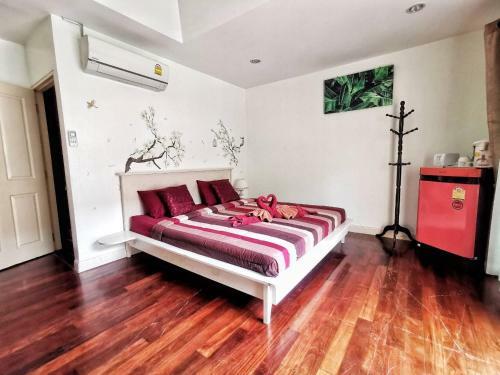Hostal Wonderful Pool House Kata Beach