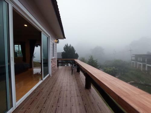 Bed & Breakfast Theroadview Resort