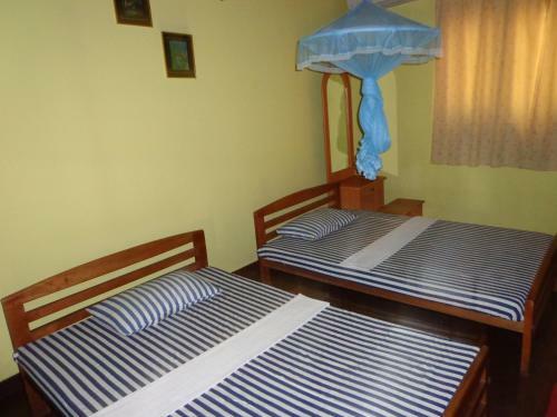 Hostal The Senaro Holiday Inn