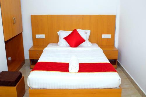 Hotel K11 Express - Opp Express Avenue