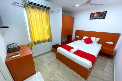 Hotel K11 Express - Opp Express Avenue