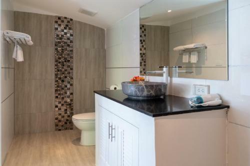Luxury Villa 8 Bedroom In Patong Beach Villa Infinity