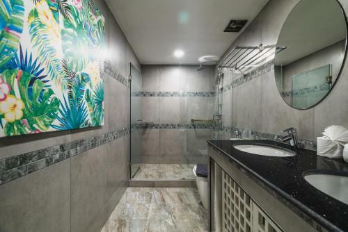 Patong Hill Sea View Villa 4 Bedroom Private Pool