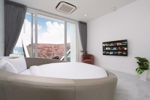 Villa Skyline Patong New Modern Seaview+gym+sauna+pool Villa