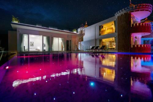 Villa Skyline Patong New Modern Seaview+gym+sauna+pool Villa