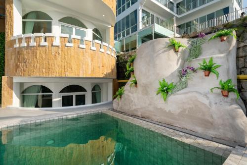 Exclusive Castle Villa With Two Pools+gym+cinema Patong