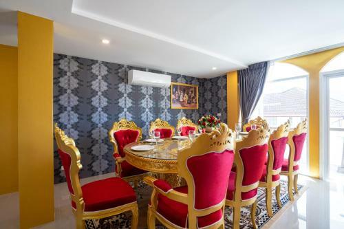 Exclusive Castle Villa With Two Pools+gym+cinema Patong