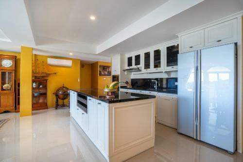 Exclusive Castle Villa With Two Pools+gym+cinema Patong