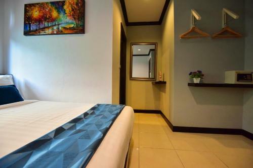 Hallo Patong Hotel