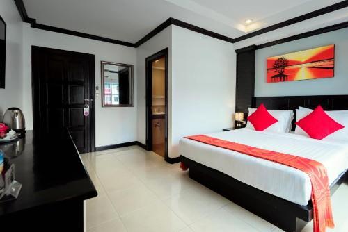 Hallo Patong Hotel