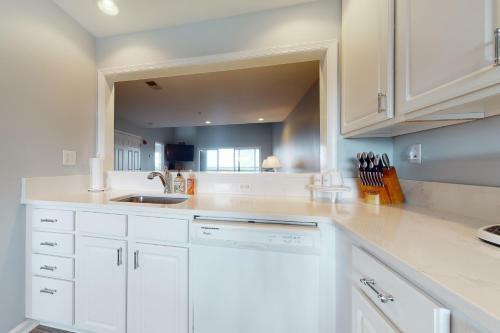 Bethany Bay --- 4306 Pettinaro