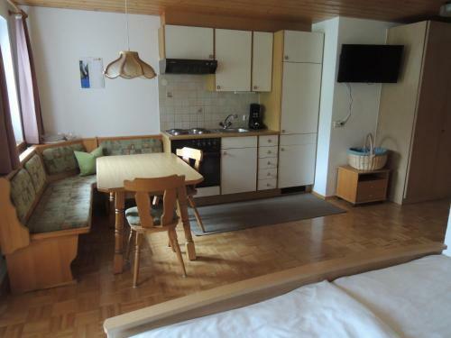 Apartamento Appartements Karin Mitten Im Gr�nen