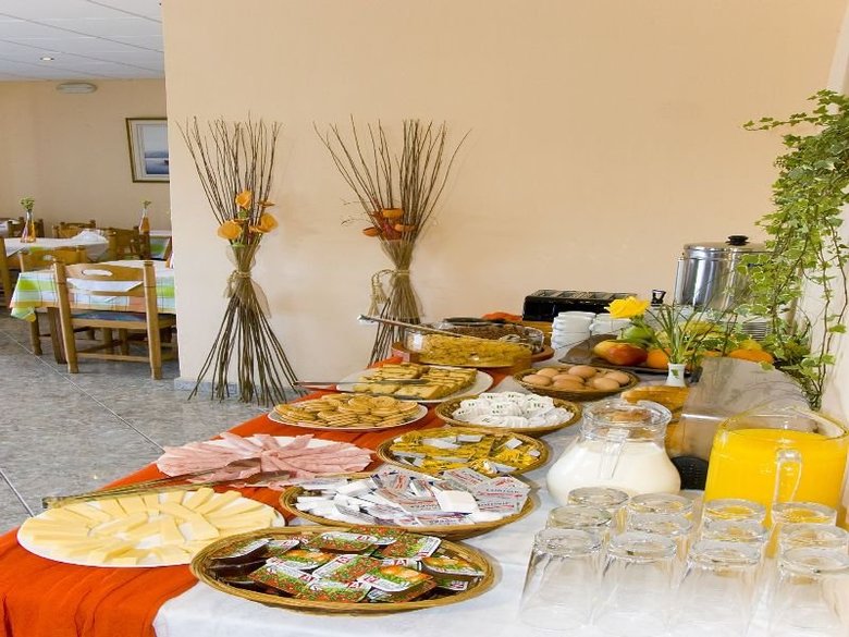 Plessas Palace Aparthotel