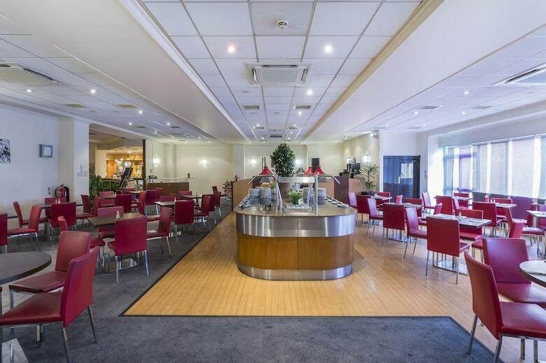 Hotel Mercure Cardiff North