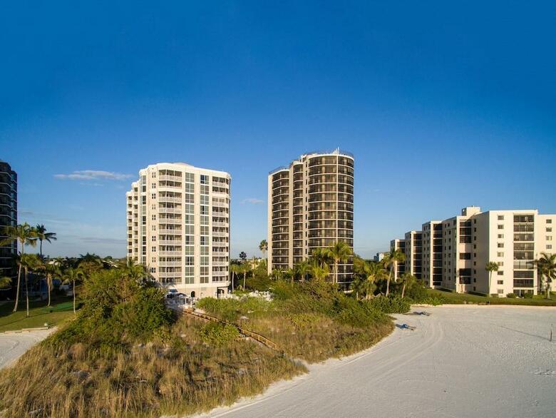 Hotel Gullwing Beach Resort