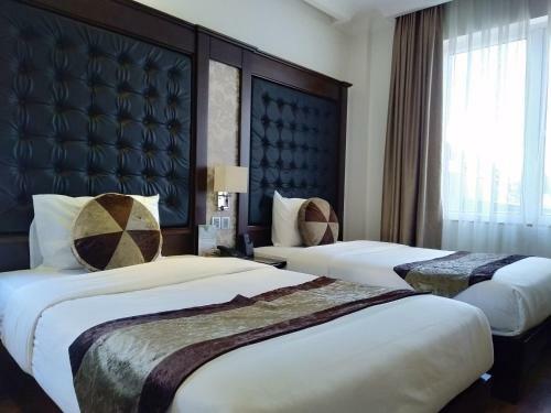 City Bay Palace Hotel