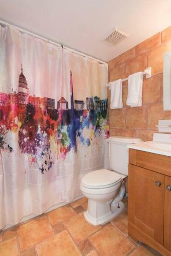 Apartamento Cathedral Charmer--2 Br English Basement, With Garden Access