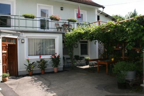 Hostal Pension Pock