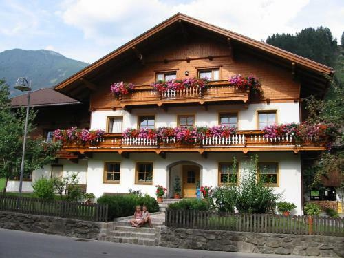 Hostal Bauernhof Im Zillertal, Der Badererhof
