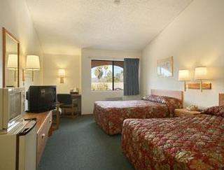 Hotel Super 8 Escondido