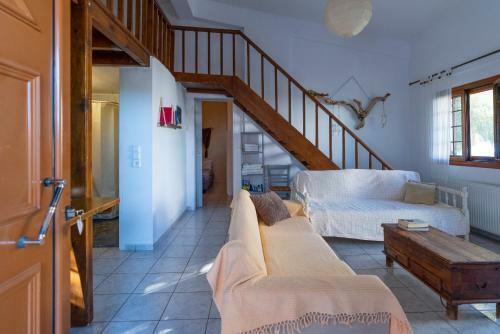 Casa Sofianna 2-bedroom Home Next To Sandy Beach