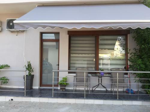 Soula's Sunshine Blue Apartment