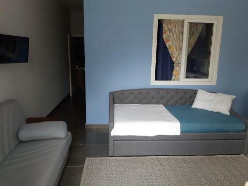 Soula's Sunshine Apartments