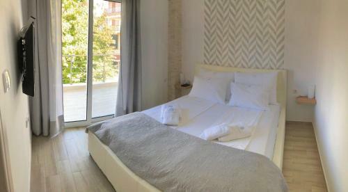 M Apartments, Kallikratia