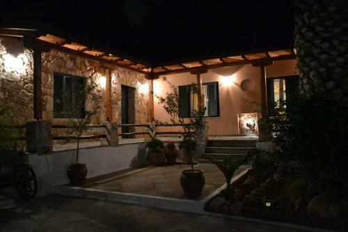 Traditional Villa Nea Peramos