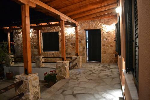 Traditional Villa Nea Peramos