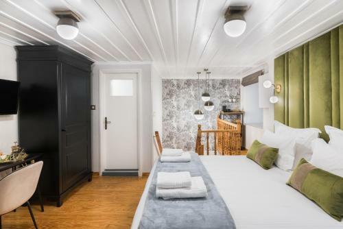 Mavrogenous Luxury Apartments