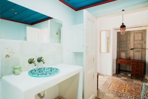 Sunshiny - Two Houses With Pool In Private Grounds