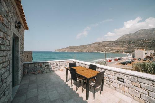 Apartamento George Seafront Suites
