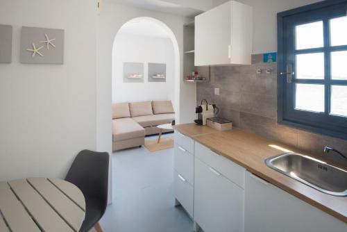 Thalassa Seafront Brand New 1bd House In Naousa